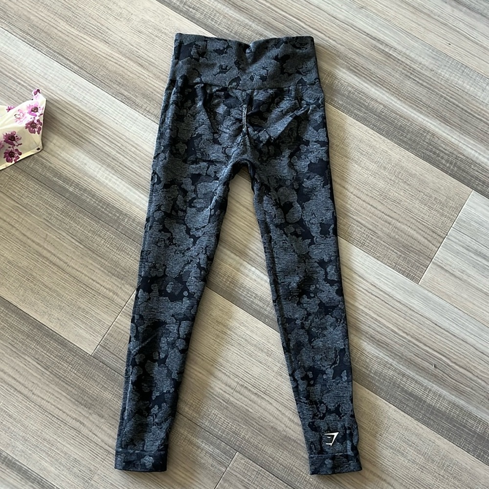 Gym shark camo xs leggings